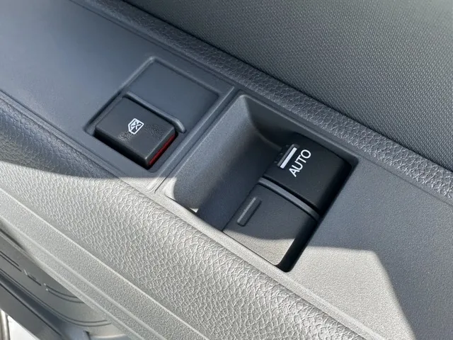N-VAN(ホンダ)Gタイプ MT ４WD届出済未使用車 12