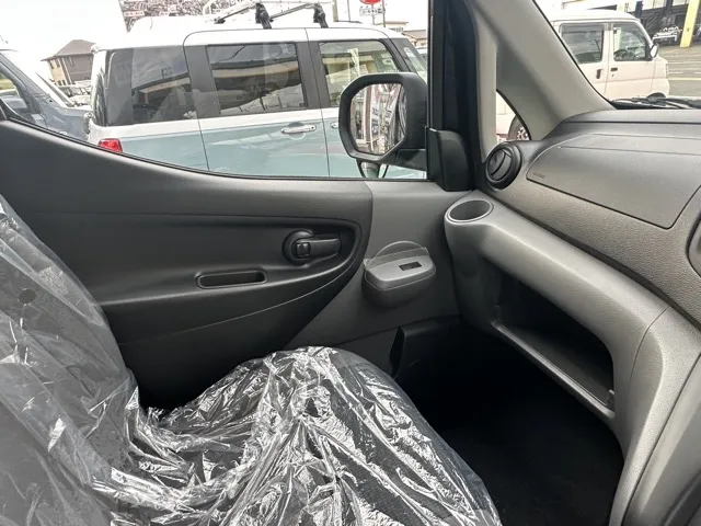 バネット(ニッサン)DX 2人乗登録済未使用車 21