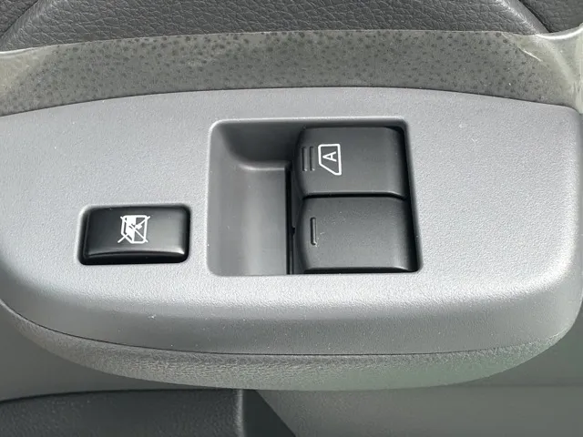 バネット(ニッサン)DX 2人乗登録済未使用車 12