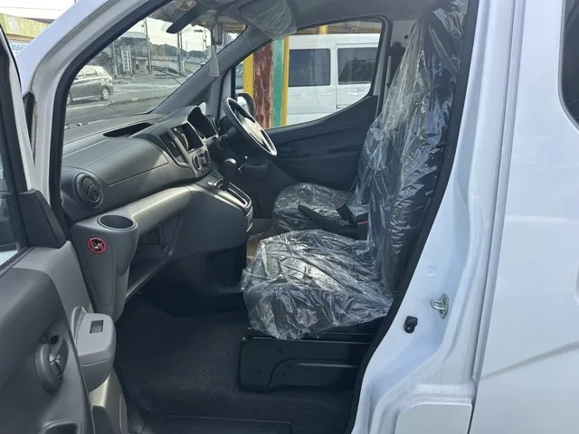 バネット(ニッサン)DX 2人乗登録済未使用車 3