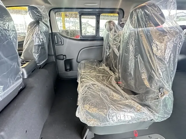 キャラバン(ニッサン)ディーゼル ロング オーテックラインプラスブラックP 左PSD 4WD登録済未使用車 4