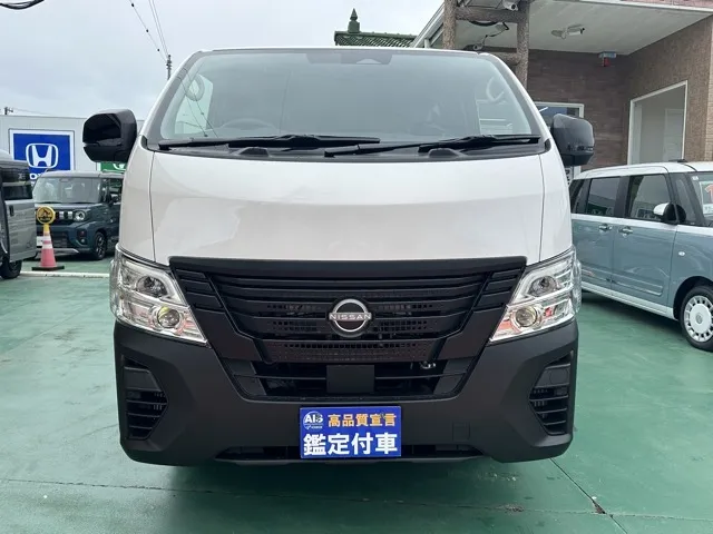 キャラバン(ニッサン)ディーゼル ロング プレミアムGX アウトドアブラックED 4WD登録済未使用車 29