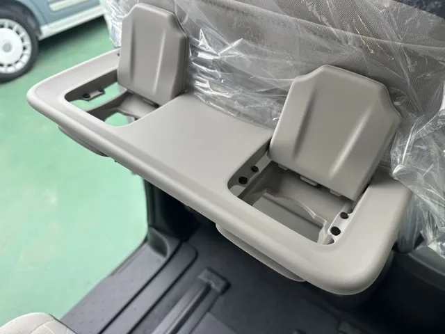 セレナ(ニッサン)eパワーXV アラウンドビュー ホットプラス登録済未使用車 10