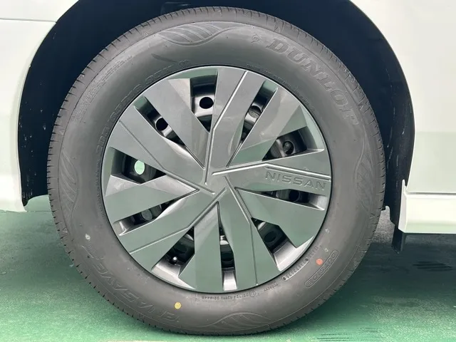 セレナ(ニッサン)eパワーXV アラウンドビュー ホットプラス登録済未使用車 16