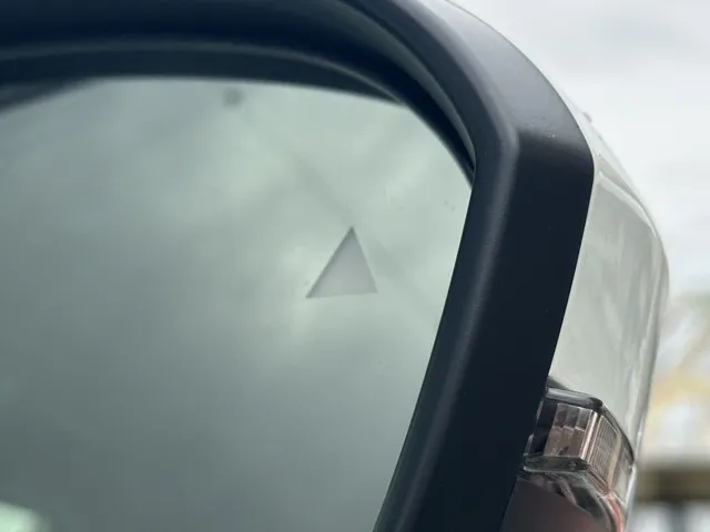 セレナ(ニッサン)eパワーXV アラウンドビュー ホットプラス登録済未使用車 17