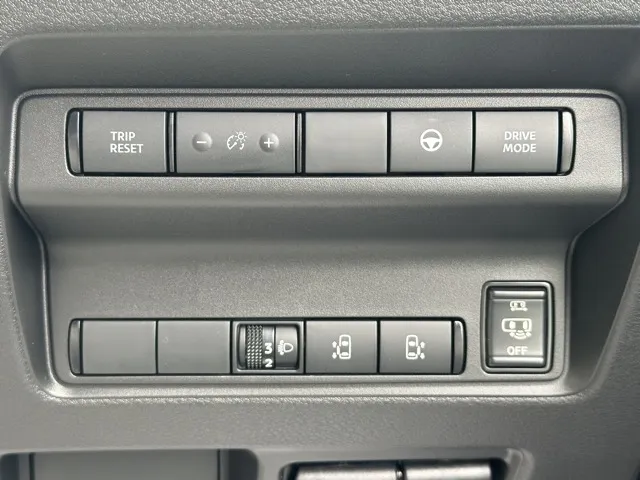 セレナ(ニッサン)eパワーXV アラウンドビュー ホットプラス登録済未使用車 20