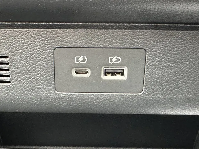 セレナ(ニッサン)eパワーXV アラウンドビュー ホットプラス登録済未使用車 22