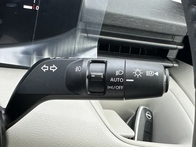 セレナ(ニッサン)eパワーXV アラウンドビュー ホットプラス登録済未使用車 25