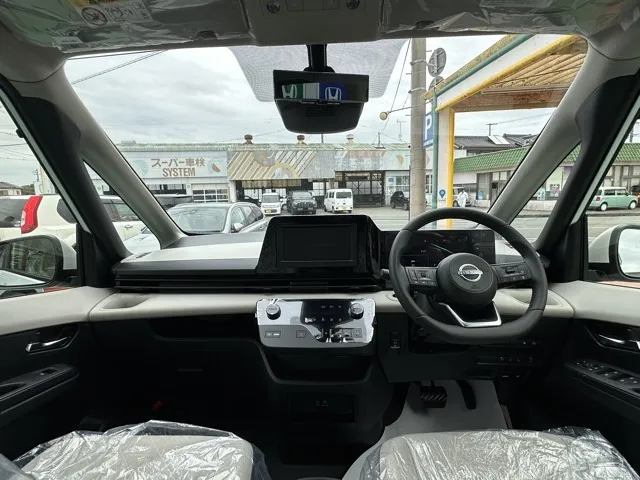 セレナ(ニッサン)eパワーXV アラウンドビュー ホットプラス登録済未使用車 6