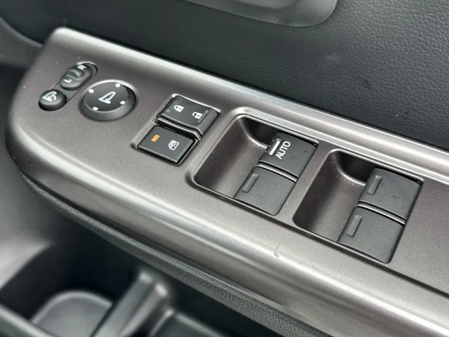 フリード(ホンダ)ハイブリッド クロスター中古車 14