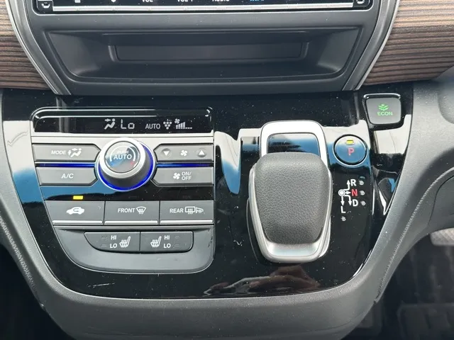 フリード(ホンダ)ハイブリッド クロスター中古車 17