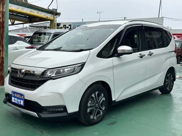 フリード(ホンダ)ハイブリッド クロスター中古車 1