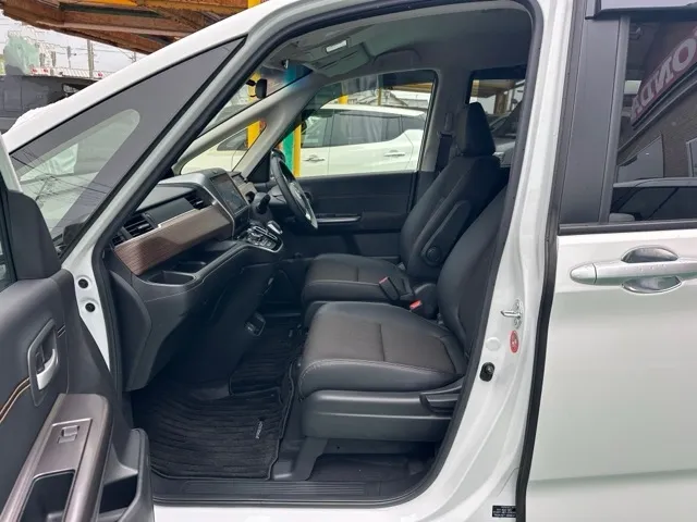 フリード(ホンダ)ハイブリッド クロスター中古車 3