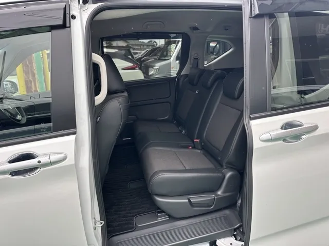 フリード(ホンダ)ハイブリッド クロスター中古車 4