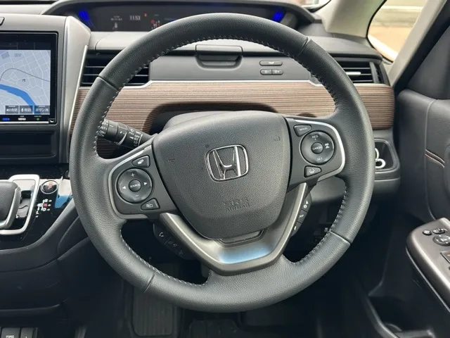 フリード(ホンダ)ハイブリッド クロスター中古車 6