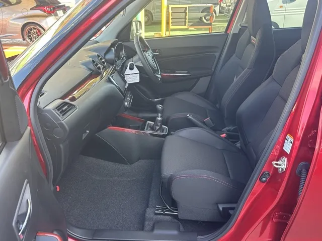 スイフト(スズキ)ベースグレード　セーフティサポート MT登録済未使用車 3