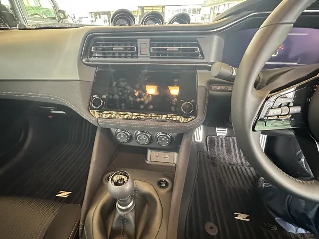 フェアレディZ(ニッサン)ベースグレード 6MT中古車 11