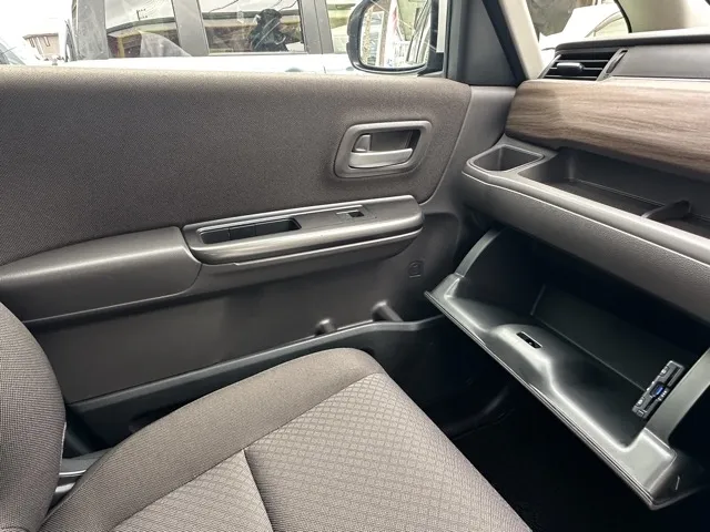 フリード(ホンダ)ハイブリッドG中古車 24