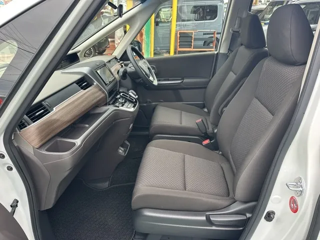 フリード(ホンダ)ハイブリッドG中古車 3