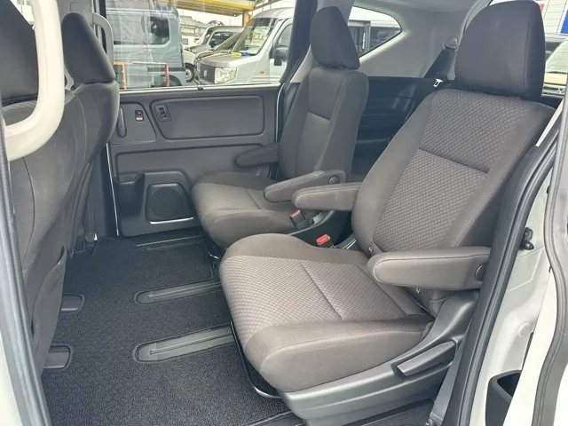 フリード(ホンダ)ハイブリッドG中古車 4