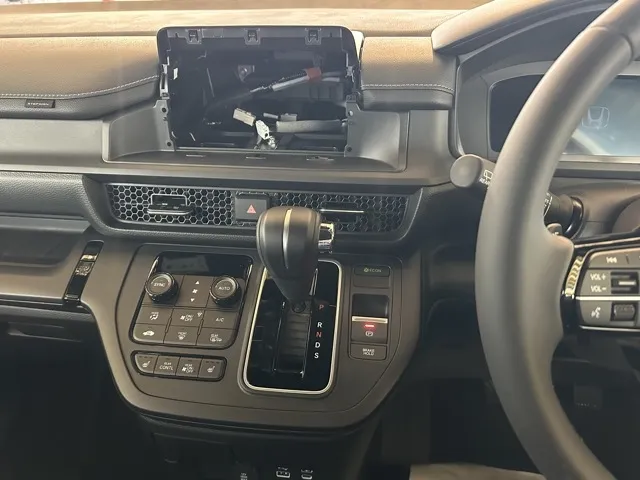 ステップワゴン(ホンダ)スパーダ 7人登録済未使用車 20