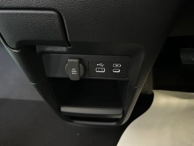 ステップワゴン(ホンダ)スパーダ 7人登録済未使用車 22