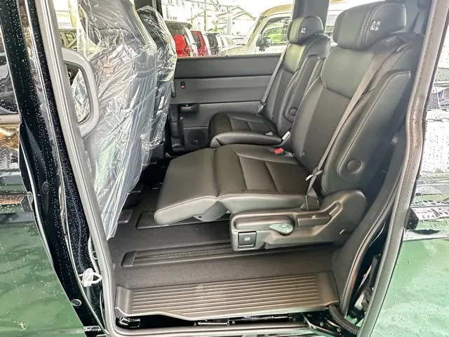 ステップワゴン(ホンダ)スパーダ 7人登録済未使用車 5