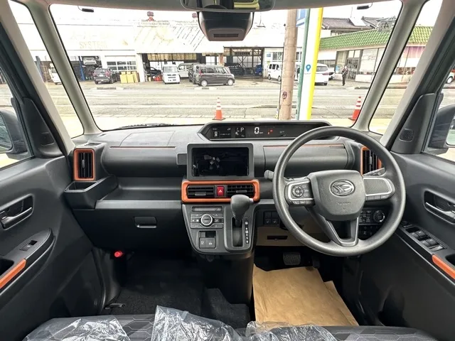 タント(ダイハツ)ファンクロス届出済未使用車 5