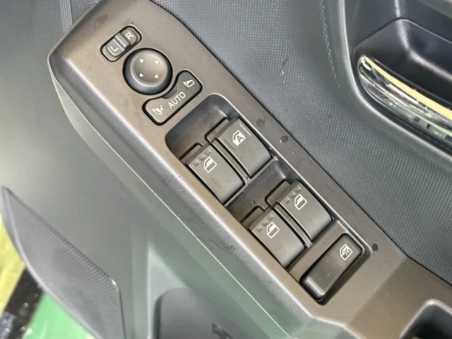 タフト(ダイハツ)G ダーククロムベンチャー届出済未使用車 11