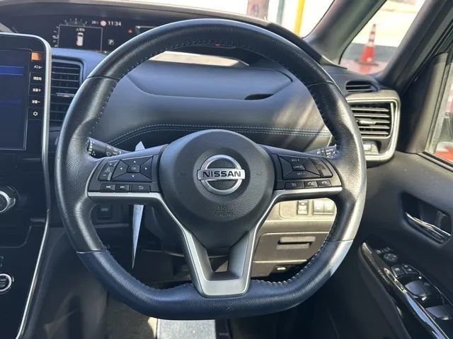 セレナ(ニッサン)オーテック中古車 9