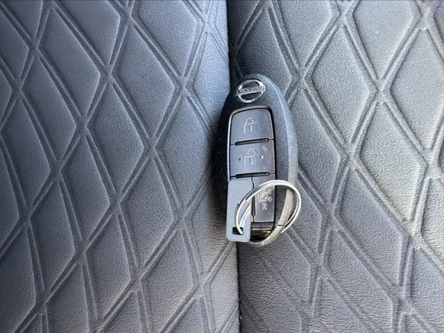 セレナ(ニッサン)オーテック中古車 13