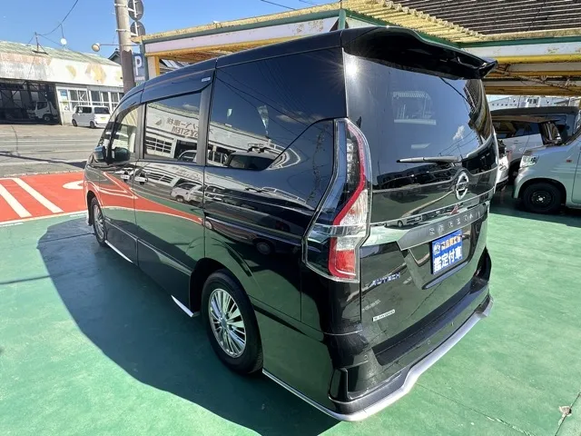 セレナ(ニッサン)オーテック中古車 2
