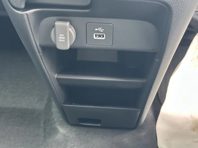 フリード(ホンダ)e：HEV エアー EX ６人乗登録済未使用車 24