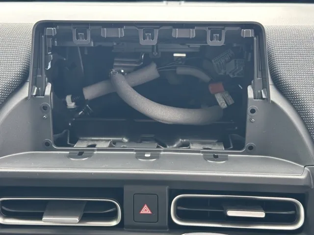 フリード(ホンダ)e：HEV エアー EX ６人乗登録済未使用車 26