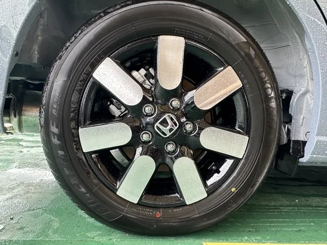 フリード(ホンダ)e：HEV エアー EX ６人乗登録済未使用車 14