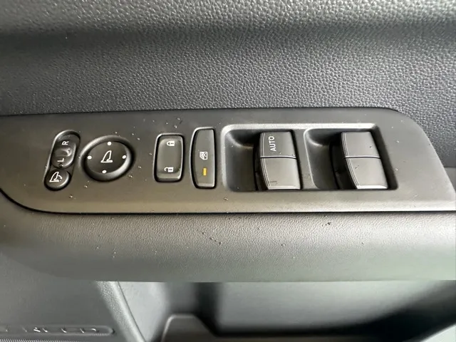 フリード(ホンダ)e：HEV エアー EX ６人乗登録済未使用車 15