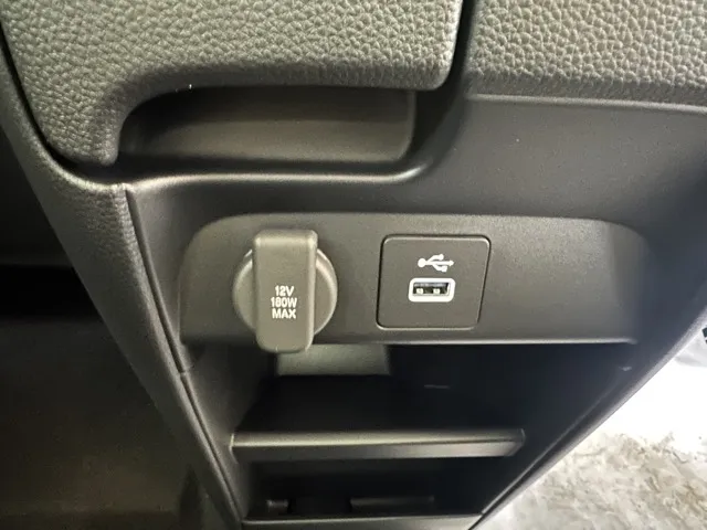 フリード(ホンダ)e：HEV エアー EX ６人乗登録済未使用車 17