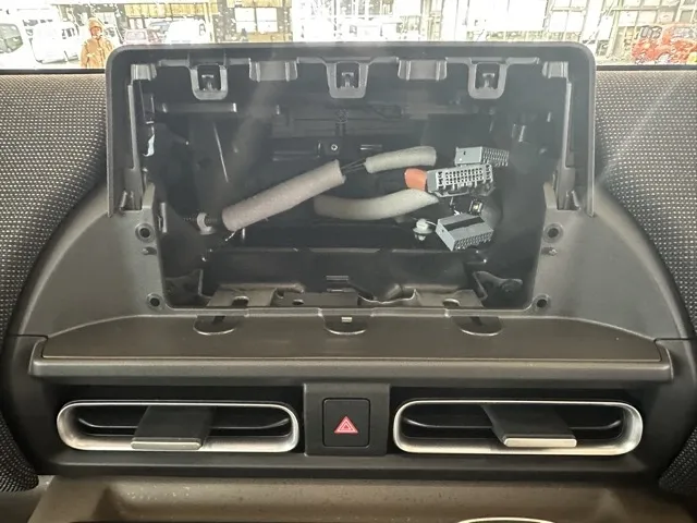 フリード(ホンダ)e：HEV エアー EX ６人乗登録済未使用車 20