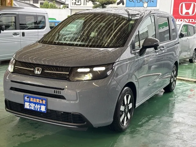 フリード(ホンダ)e：HEV エアー EX ６人乗登録済未使用車 1