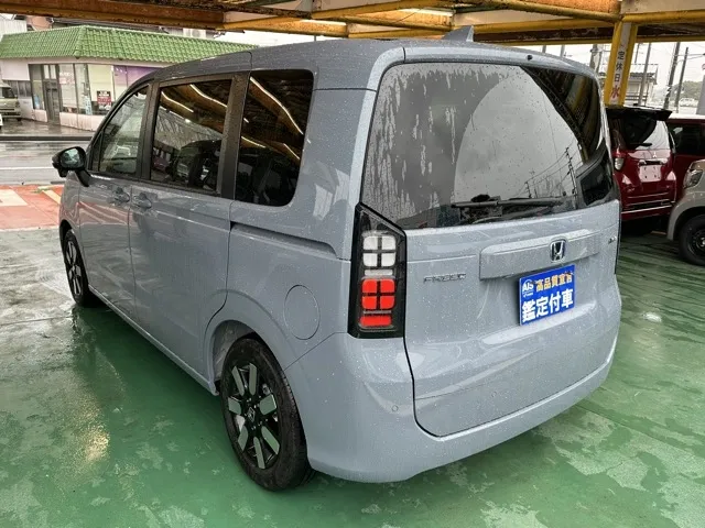 フリード(ホンダ)e：HEV エアー EX ６人乗登録済未使用車 2