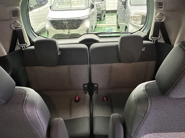 フリード(ホンダ)e：HEV エアー EX ６人乗登録済未使用車 5