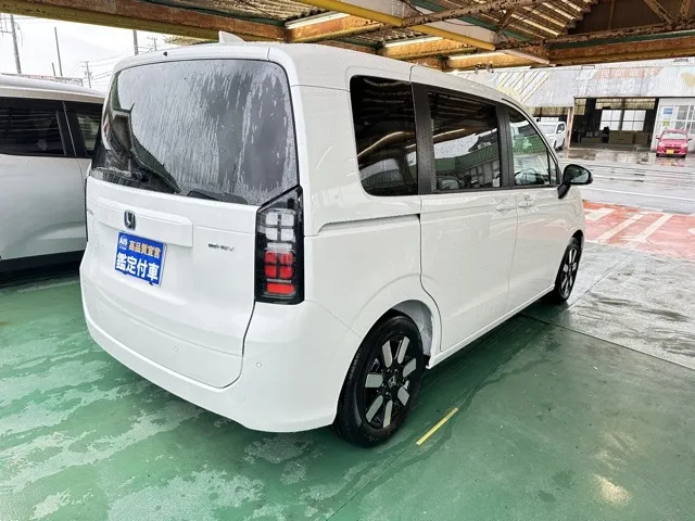 フリード(ホンダ)e：HEV エアー EX ６人乗登録済未使用車 13