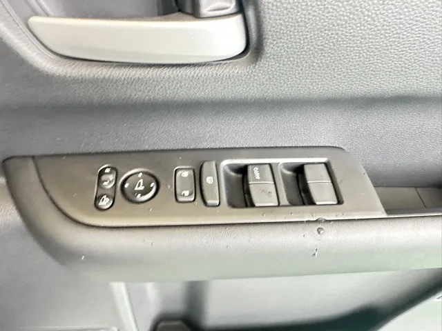 フリード(ホンダ)e：HEV エアー EX ６人乗登録済未使用車 16