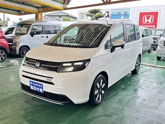 フリード(ホンダ)e：HEV エアー EX ６人乗登録済未使用車 1
