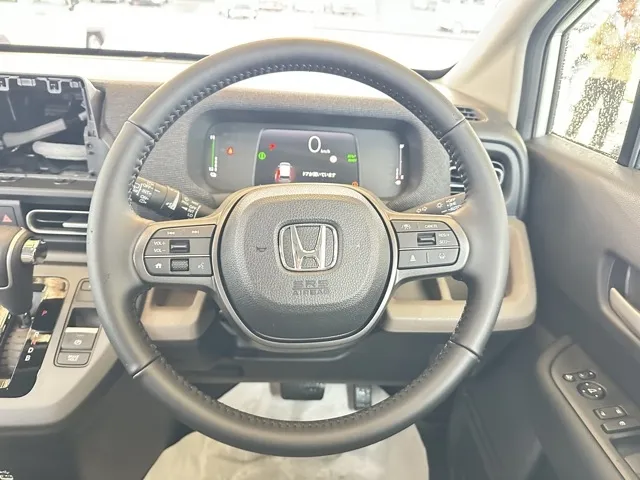 フリード(ホンダ)e：HEV エアー EX ６人乗登録済未使用車 7