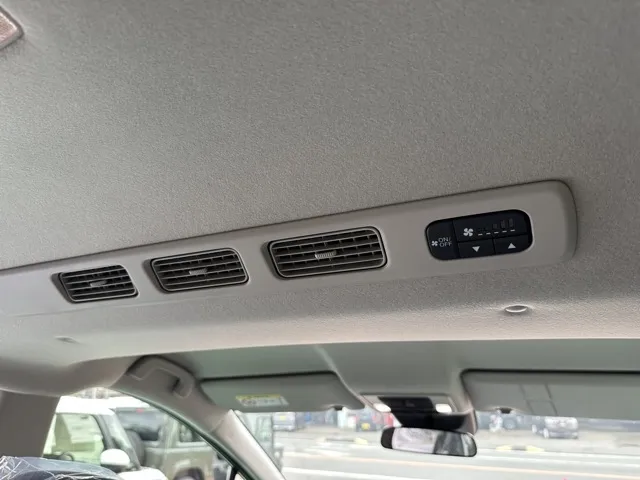 フリード(ホンダ)e：HEV エアー EX ６人乗登録済未使用車 9