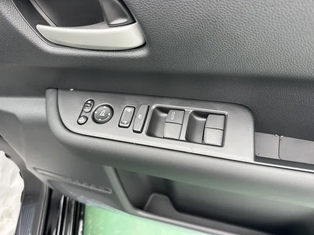 フリード(ホンダ)e：HEV エアー EX ６人乗登録済未使用車 16