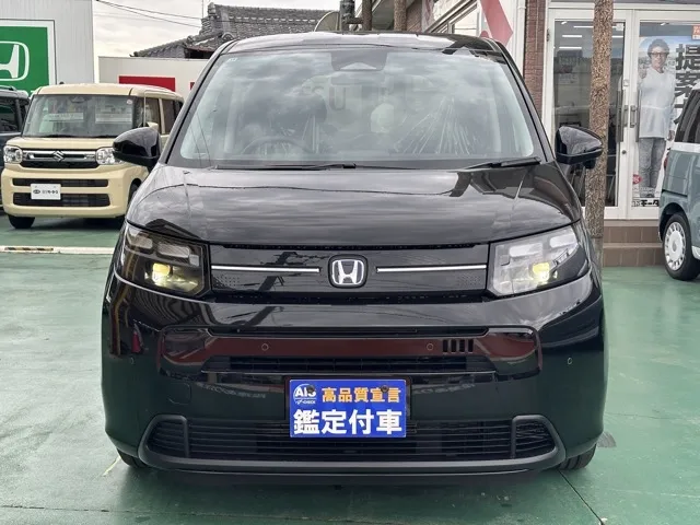 フリード(ホンダ)e：HEV エアー EX ６人乗登録済未使用車 24