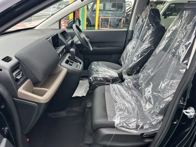 フリード(ホンダ)e：HEV エアー EX ６人乗登録済未使用車 3