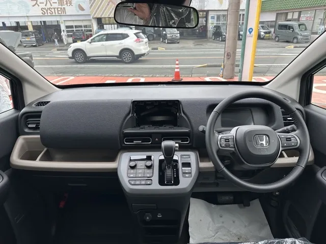 フリード(ホンダ)e：HEV エアー EX ６人乗登録済未使用車 6